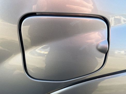 Used 2015 Toyota Tacoma Base image 19