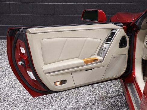 Used 2005 Cadillac XLR RWD image 35