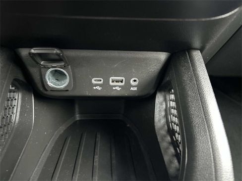 Used 2021 Chevrolet TrailBlazer LT w/ Driver Confidence Package image 28