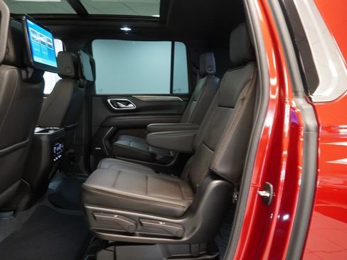 Used 2024 Chevrolet Suburban High Country w/ Advanced Technology Package AWD/4WD image 31