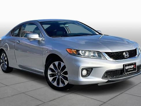 Used 2015 Honda Accord EX image 2