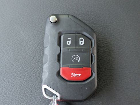 New 2026 Jeep Gladiator Sport AWD/4WD image 31