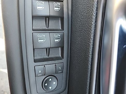 New 2026 Chrysler Pacifica Select FWD image 21