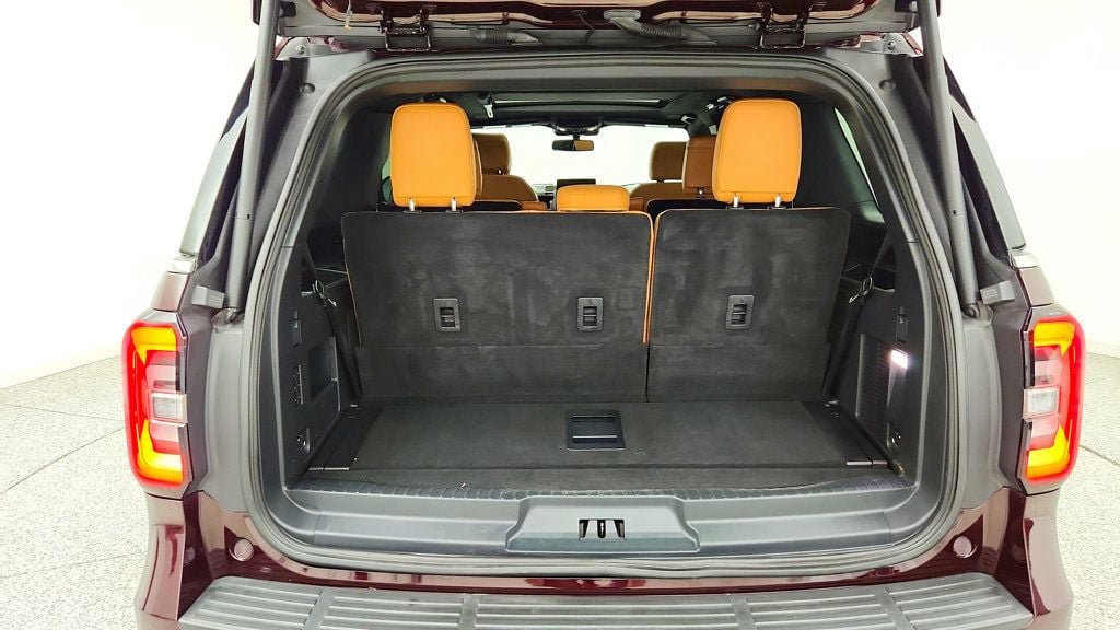 Used 2023 Ford Expedition Platinum AWD/4WD image 23