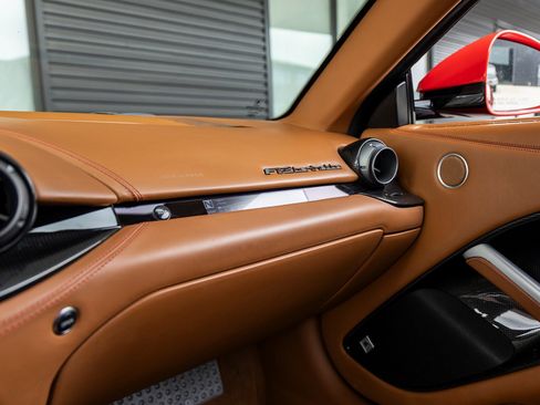 Used 2014 Ferrari F12 Berlinetta image 31