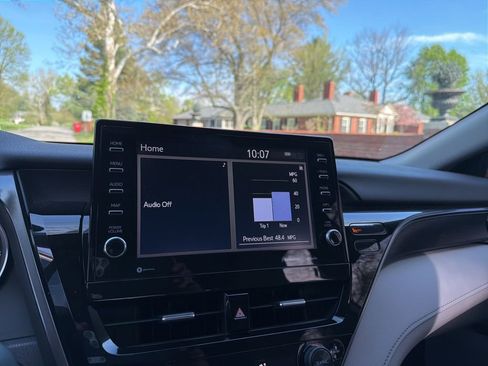 Used 2021 Toyota Camry XLE image 17