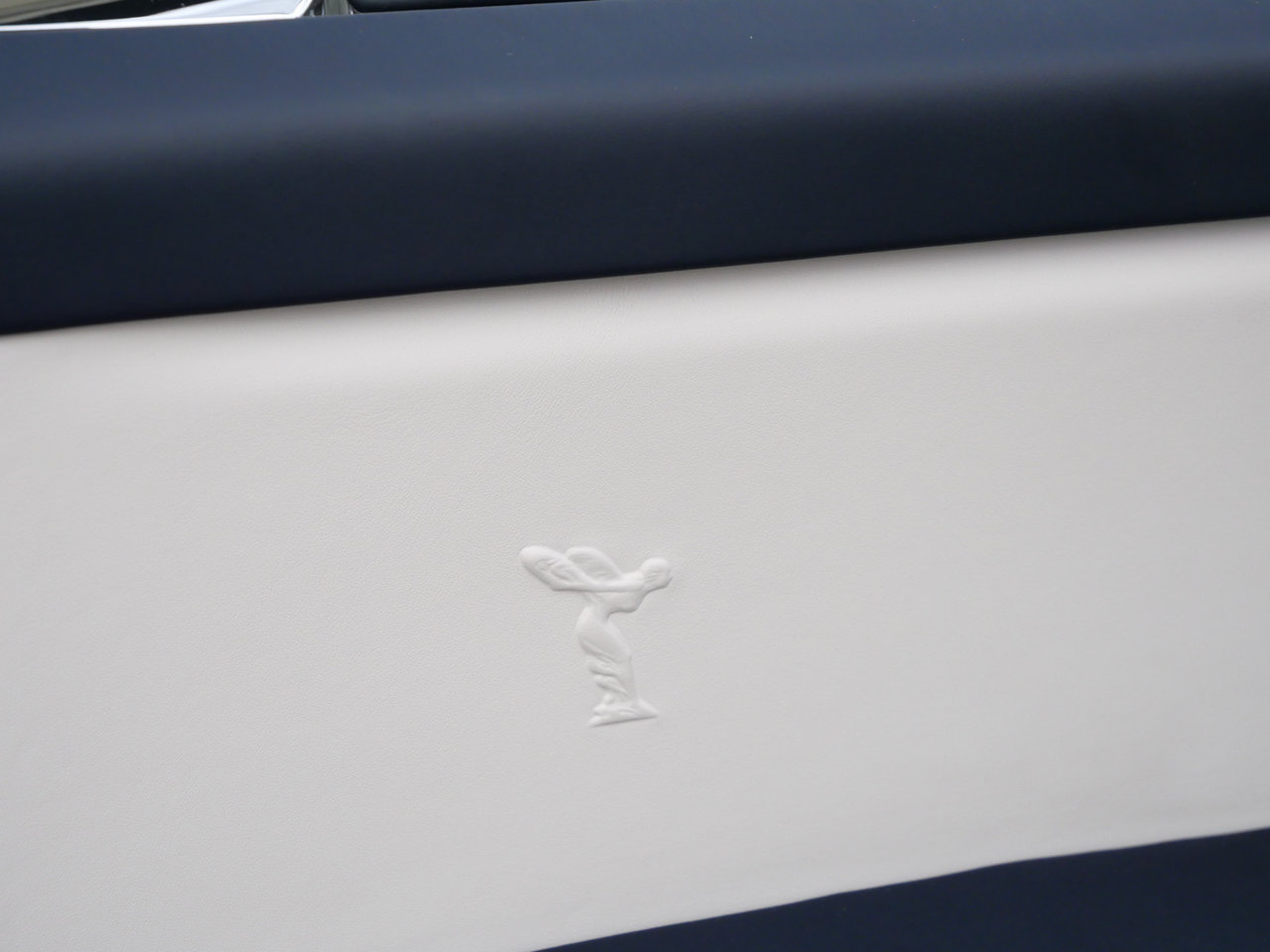 Used 2025 Rolls-Royce Cullinan AWD/4WD image 19