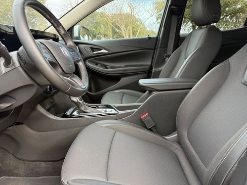 Used 2025 Buick Encore GX Preferred image 27