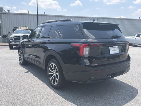 Used 2025 Ford Explorer ST-Line AWD/4WD image 6