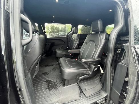 Used 2020 Chrysler Pacifica Touring-L AWD/4WD image 23