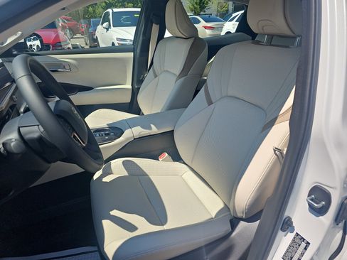 Used 2023 Toyota Crown AWD/4WD image 16