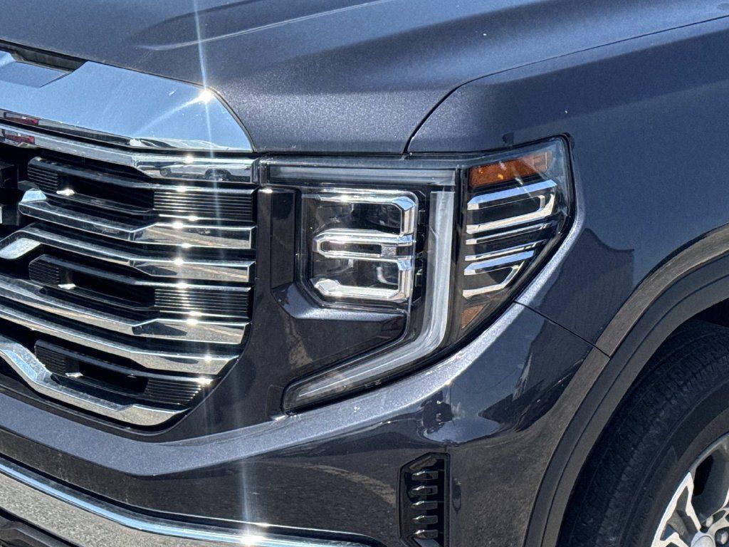 Used 2025 GMC Sierra 1500 SLT RWD image 6