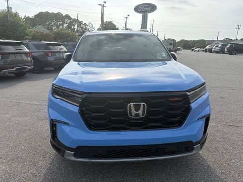 Used 2023 Honda Pilot TrailSport image 2