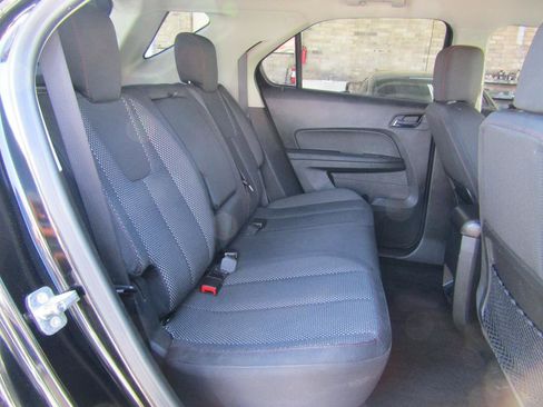 Used 2017 Chevrolet Equinox LT w/ Convenience Package image 12