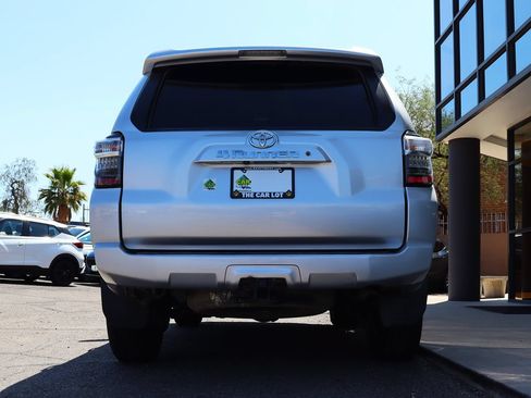 Used 2014 Toyota 4Runner SR5 AWD/4WD image 12