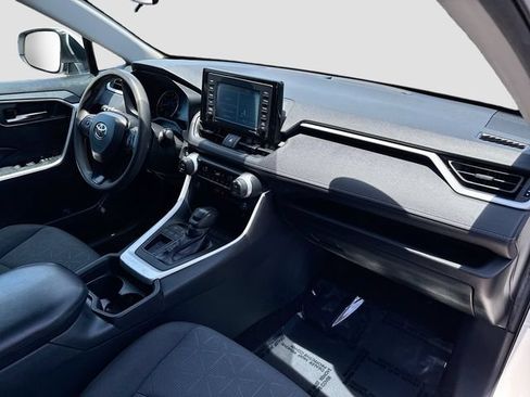 Used 2021 Toyota RAV4 XLE FWD image 27
