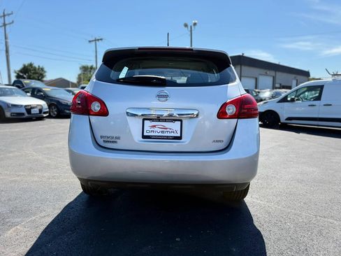 Used 2015 Nissan Rogue S w/ Convenience Package AWD/4WD image 5