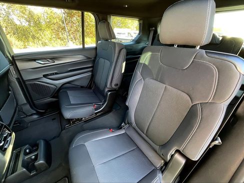 New 2025 Jeep Grand Cherokee L Laredo AWD/4WD image 15