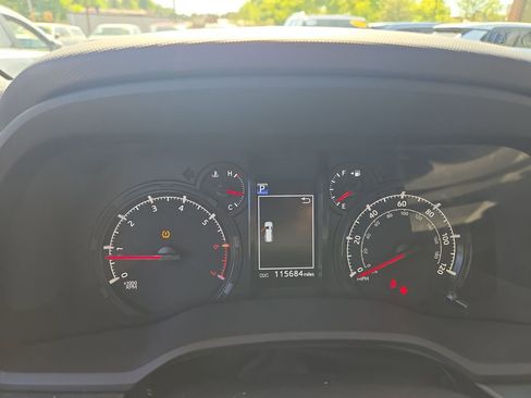 Used 2020 Toyota 4Runner SR5 AWD/4WD image 17