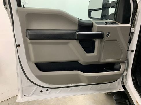 Used 2019 Ford F550 4x4 Regular Cab Super Duty w/ Power Equipment Group image 5