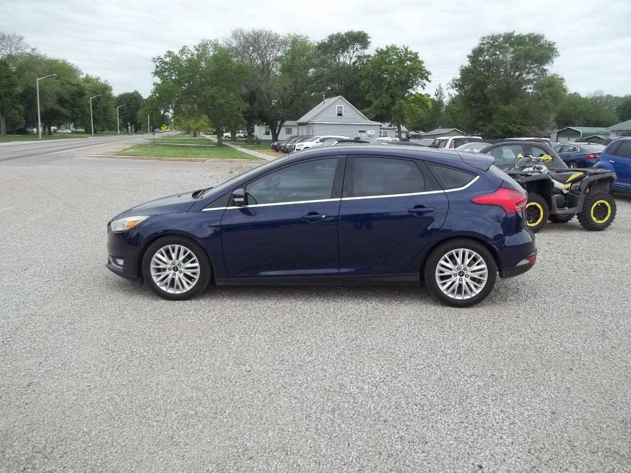 Used 2016 Ford Focus Titanium w/ Titanium Cold Weather Package FWD image 1