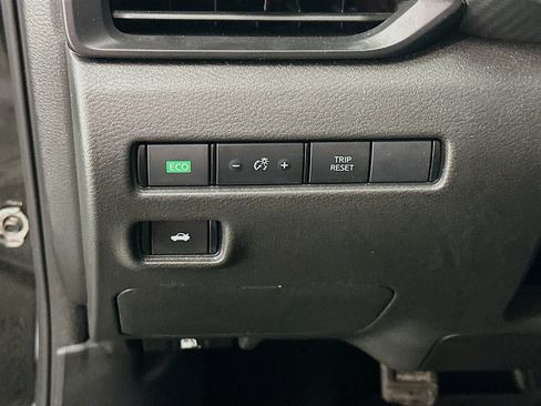 Used 2025 Nissan Sentra S FWD image 17