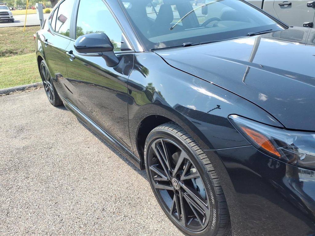 Used 2025 Toyota Camry XSE AWD/4WD image 18