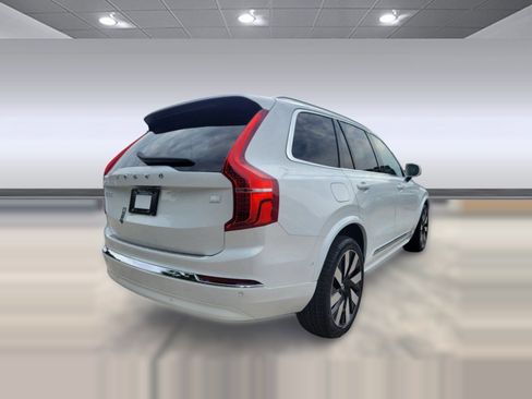 New 2024 Volvo XC90 T8 Plus w/ Protection Package Premier image 8