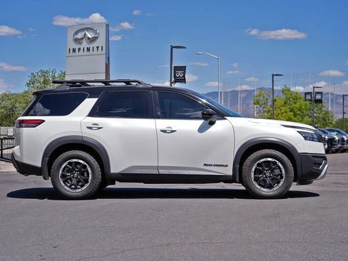 Used 2024 Nissan Pathfinder Rock Creek AWD/4WD image 10