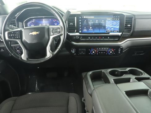 Used 2025 Chevrolet Silverado 2500 LT w/ Convenience Package image 21