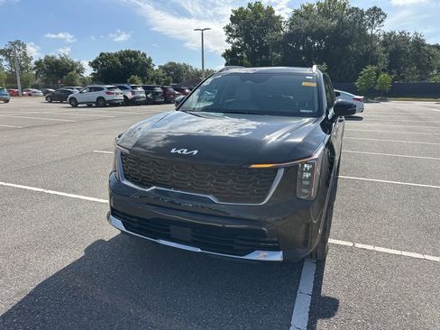 Certified 2025 Kia Sorento EX w/ Panoramic Sunroof Package FWD image 16