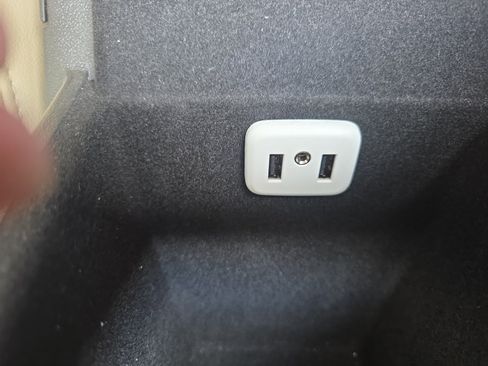Used 2018 Cadillac XT5 FWD image 19