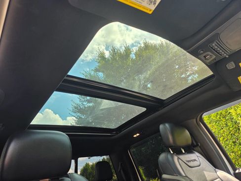 Used 2018 Ford F150 Raptor w/ Equipment Group 802A Luxury image 35