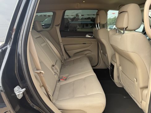 Used 2022 Jeep Grand Cherokee Laredo E RWD image 30