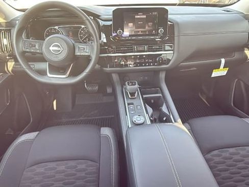 New 2025 Nissan Pathfinder SV image 26