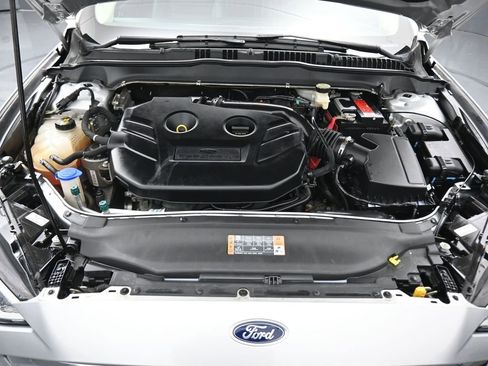 Used 2017 Ford Fusion SE image 46