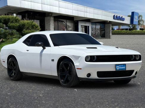 Used 2016 Dodge Challenger R/T w/ Driver Convenience Group RWD image 10