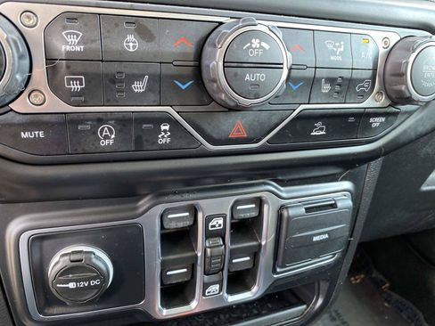 Used 2021 Jeep Wrangler Unlimited Sport AWD/4WD image 15