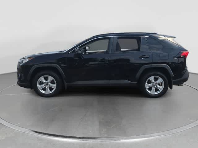 Used 2019 Toyota RAV4 XLE w/ Convenience Package FWD image 5