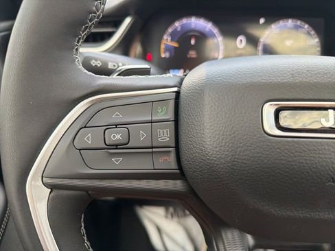 New 2025 Jeep Grand Cherokee Altitude image 15