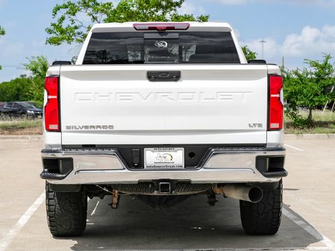 Used 2025 Chevrolet Silverado 2500 LTZ w/ LTZ Premium Package AWD/4WD image 9