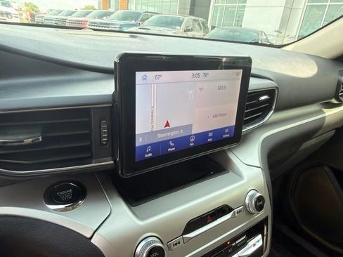 Used 2022 Ford Explorer XLT w/ Equipment Group 202A RWD image 5