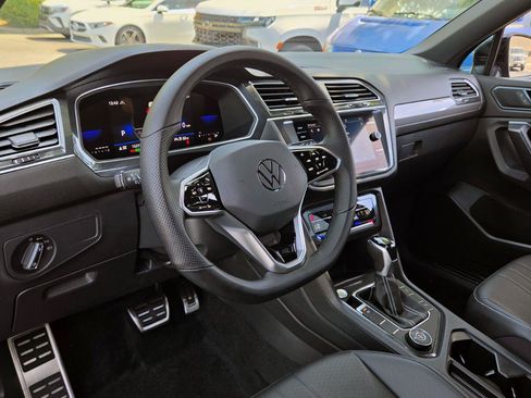 Used 2023 Volkswagen Tiguan SE R-Line AWD/4WD image 23