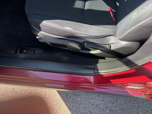 Used 2016 Subaru Crosstrek 2.0i image 17