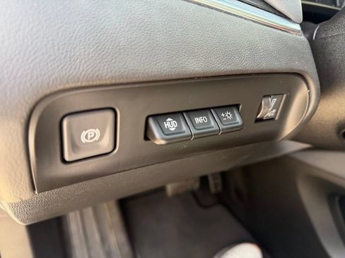 Used 2024 Buick Enclave Premium FWD image 17