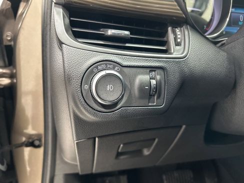 Used 2019 Buick Envision Essence image 14