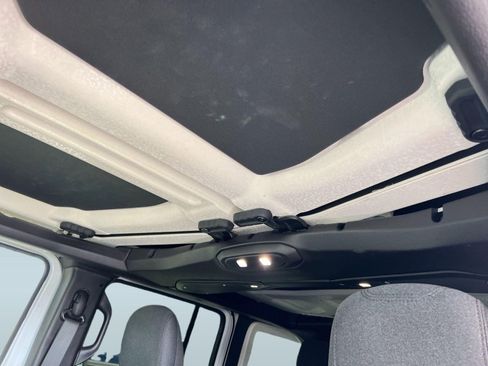 Used 2025 Jeep Wrangler Unlimited Rubicon w/ Safety Group image 15