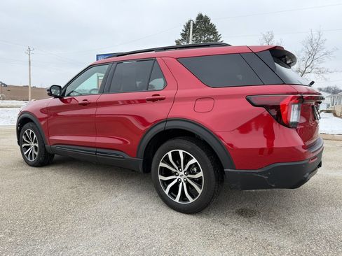 Used 2025 Ford Explorer ST-Line image 13