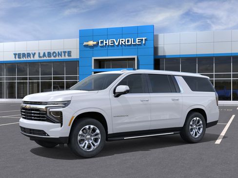 New 2026 Chevrolet Suburban LT AWD/4WD image 3