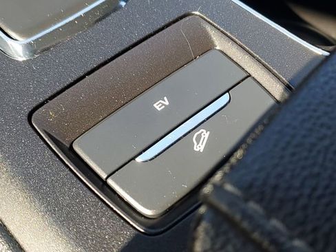 Used 2017 Ford Fusion Energi SE image 24